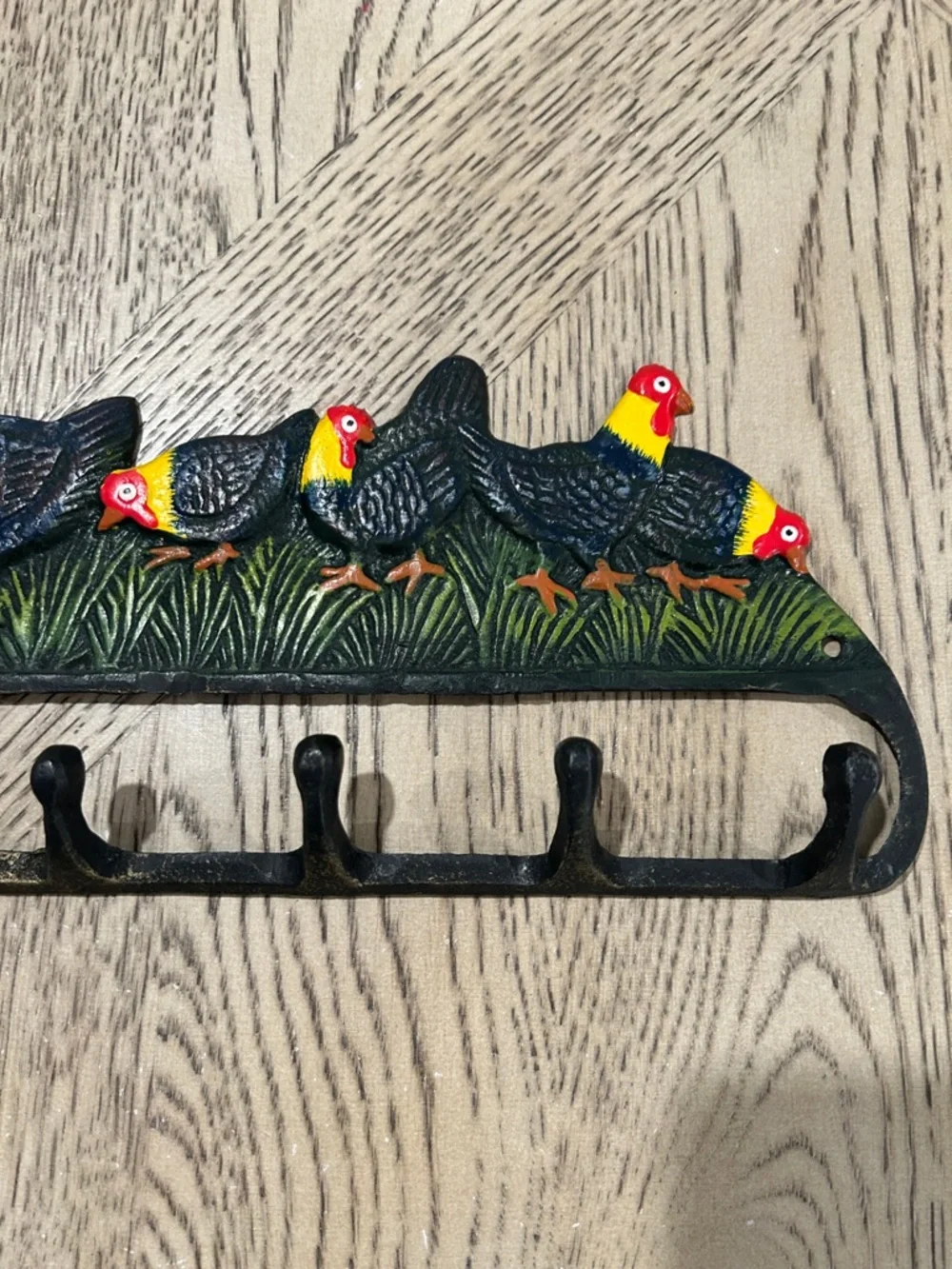 Decorative Cast Iron Hen Wall Hook Rack in Black and Yellow